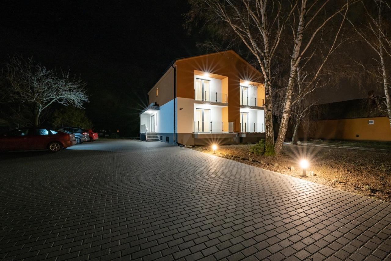Penzion Pod Brezami** Nitra Exterior foto