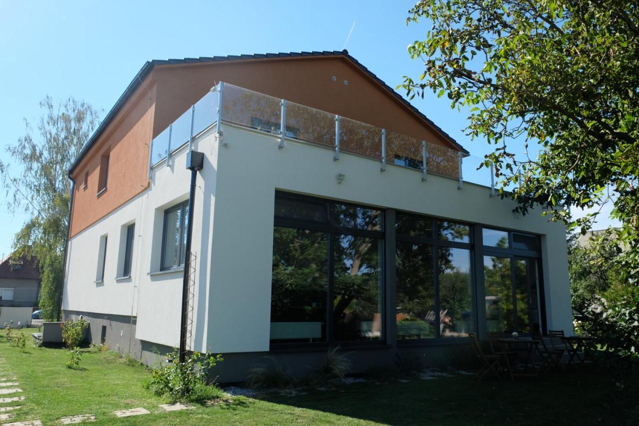 Penzion Pod Brezami** Nitra Exterior foto