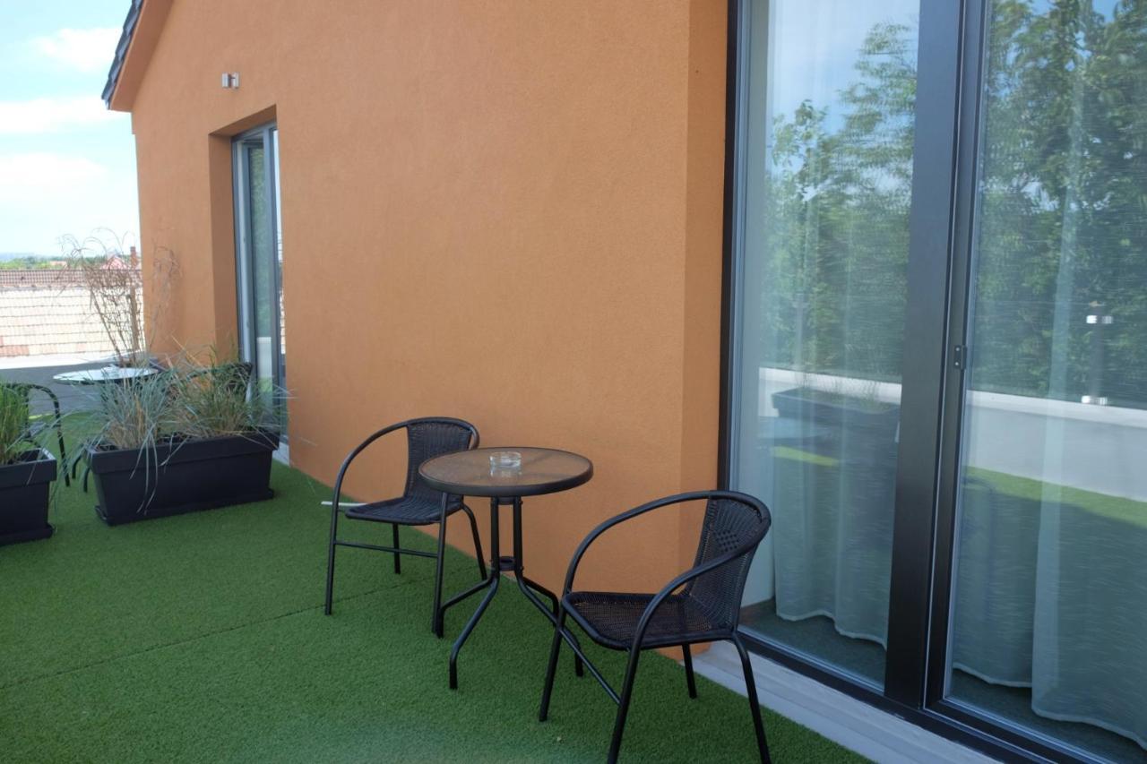 Penzion Pod Brezami** Nitra Exterior foto
