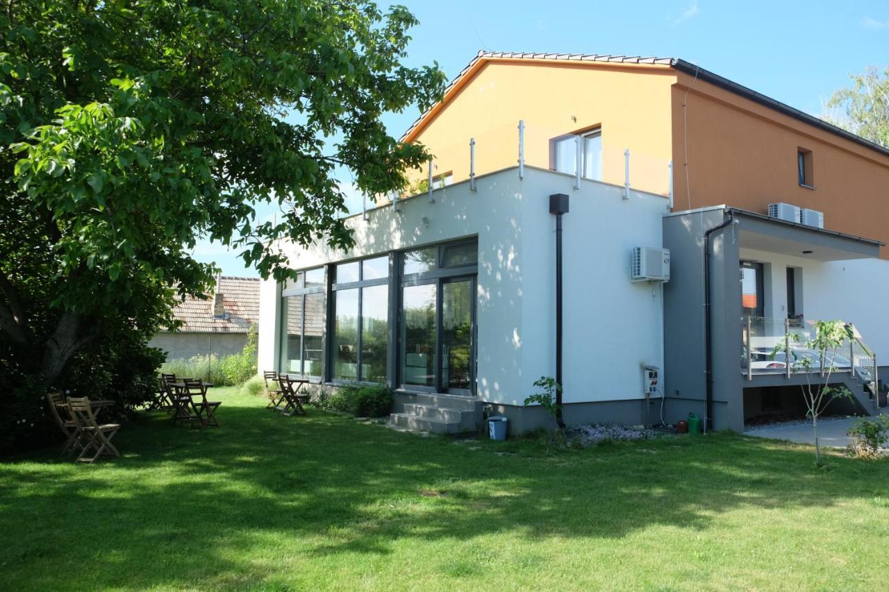 Penzion Pod Brezami** Nitra Exterior foto