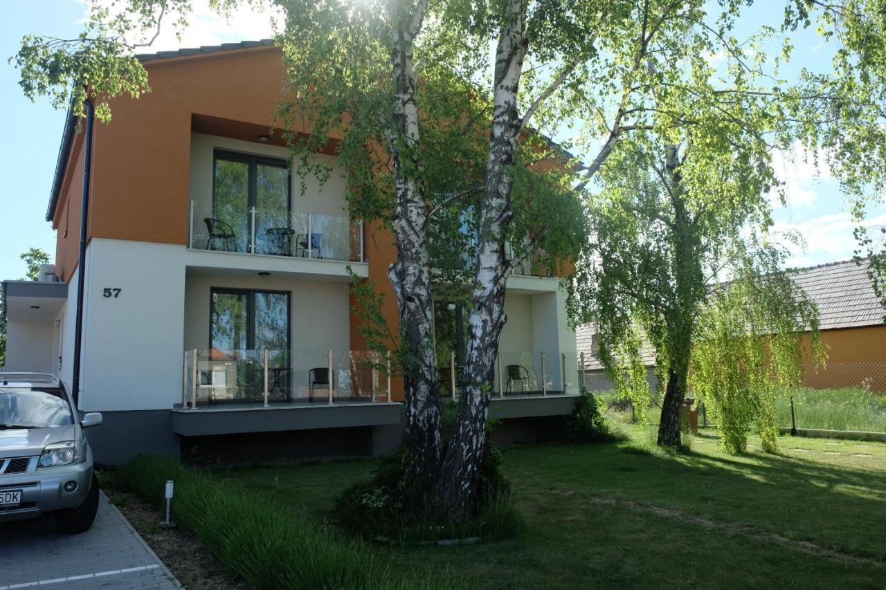 Penzion Pod Brezami** Nitra Exterior foto